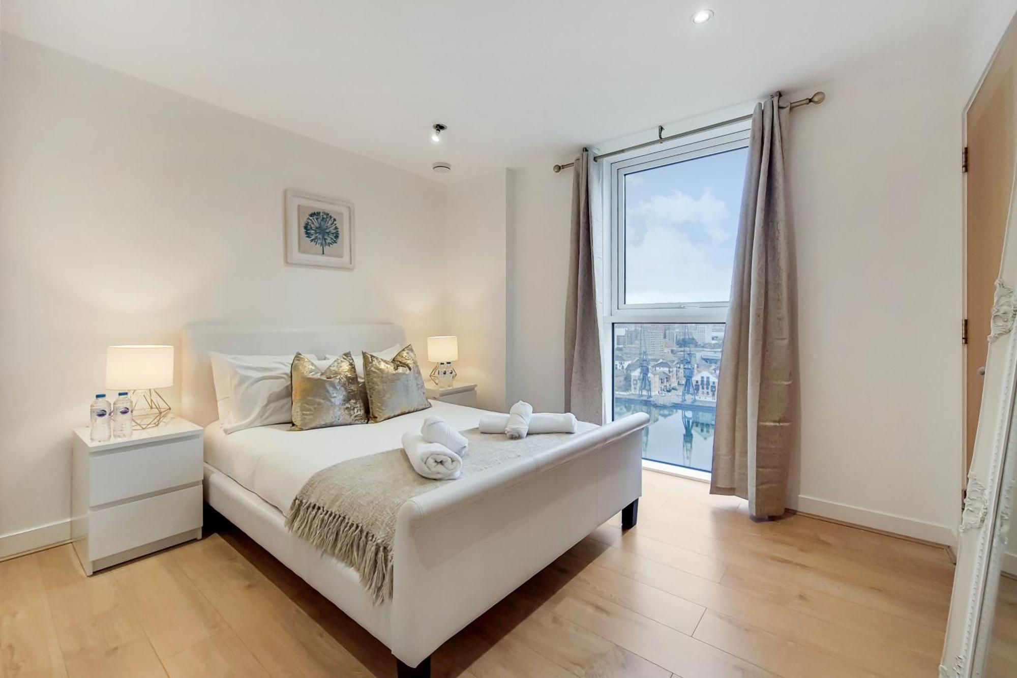 Deluxe Two Bed Apartment With River & City View London Ngoại thất bức ảnh
