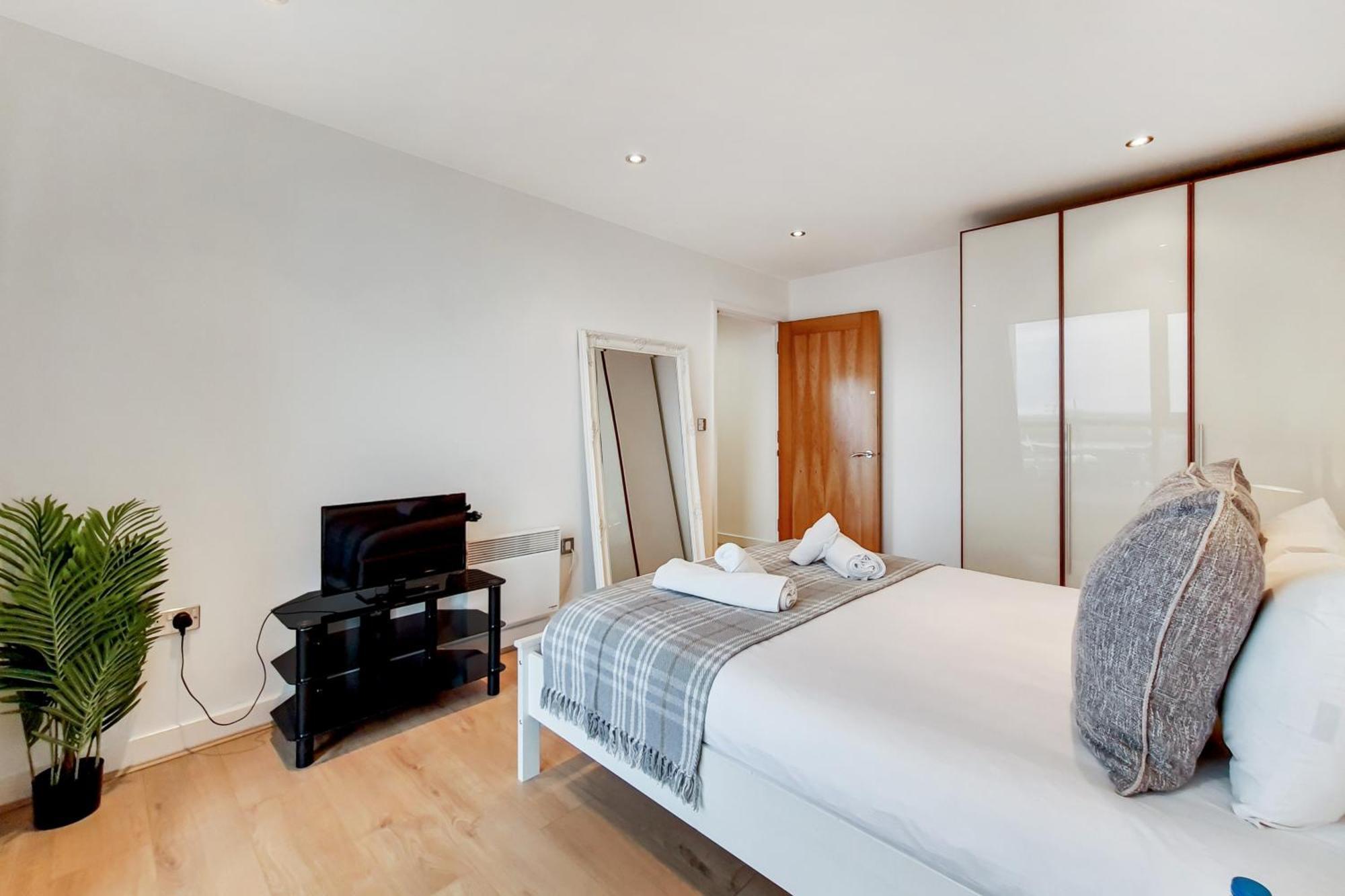 Deluxe Two Bed Apartment With River & City View London Ngoại thất bức ảnh