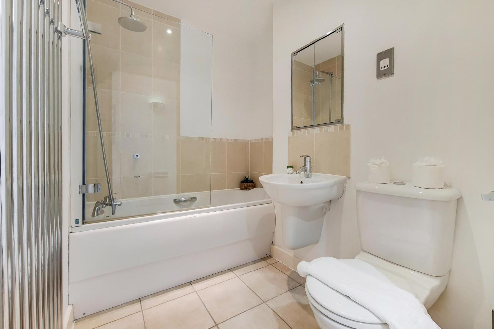 Deluxe Two Bed Apartment With River & City View London Ngoại thất bức ảnh