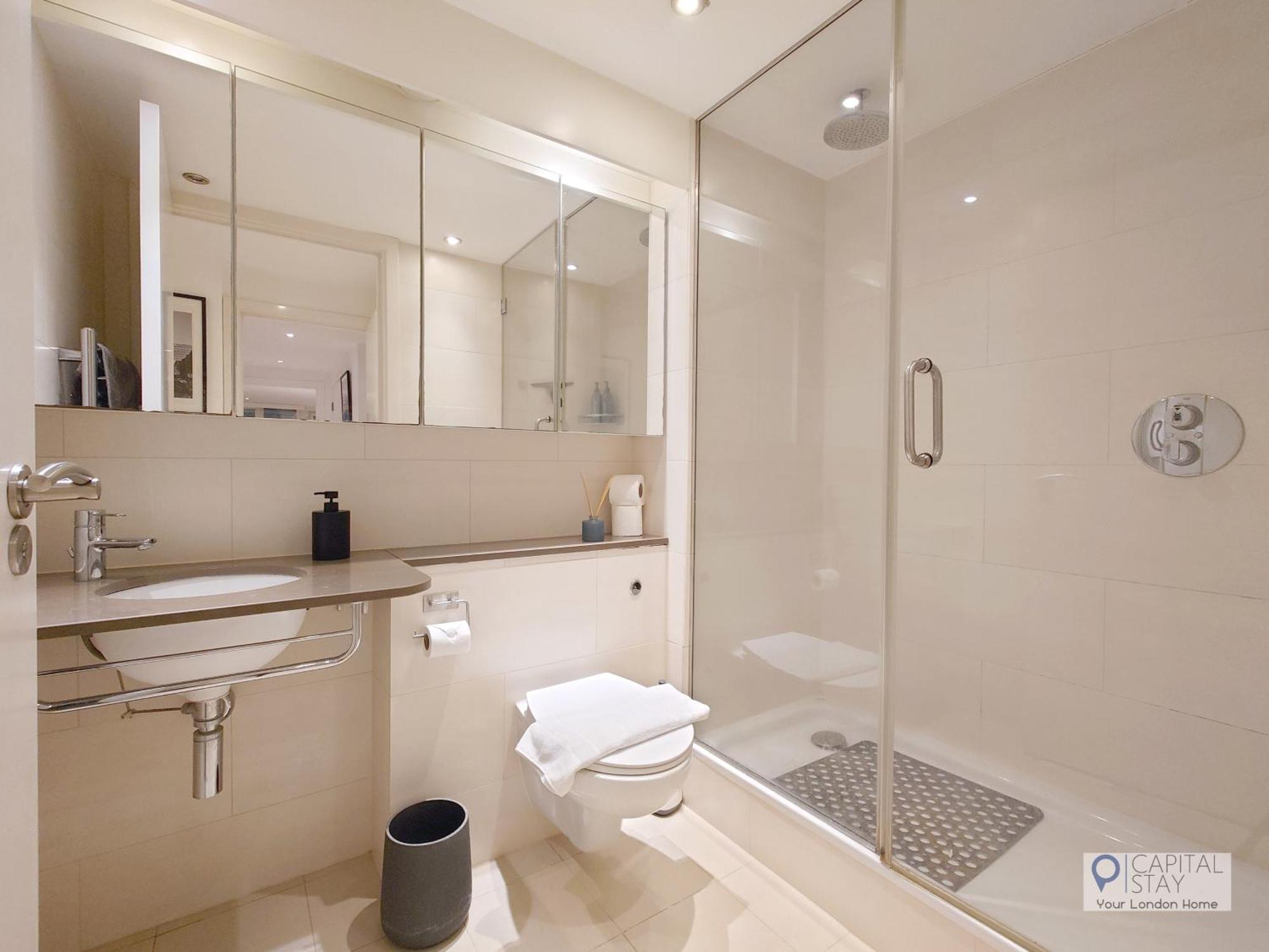 Deluxe Two Bed Apartment With River & City View London Ngoại thất bức ảnh